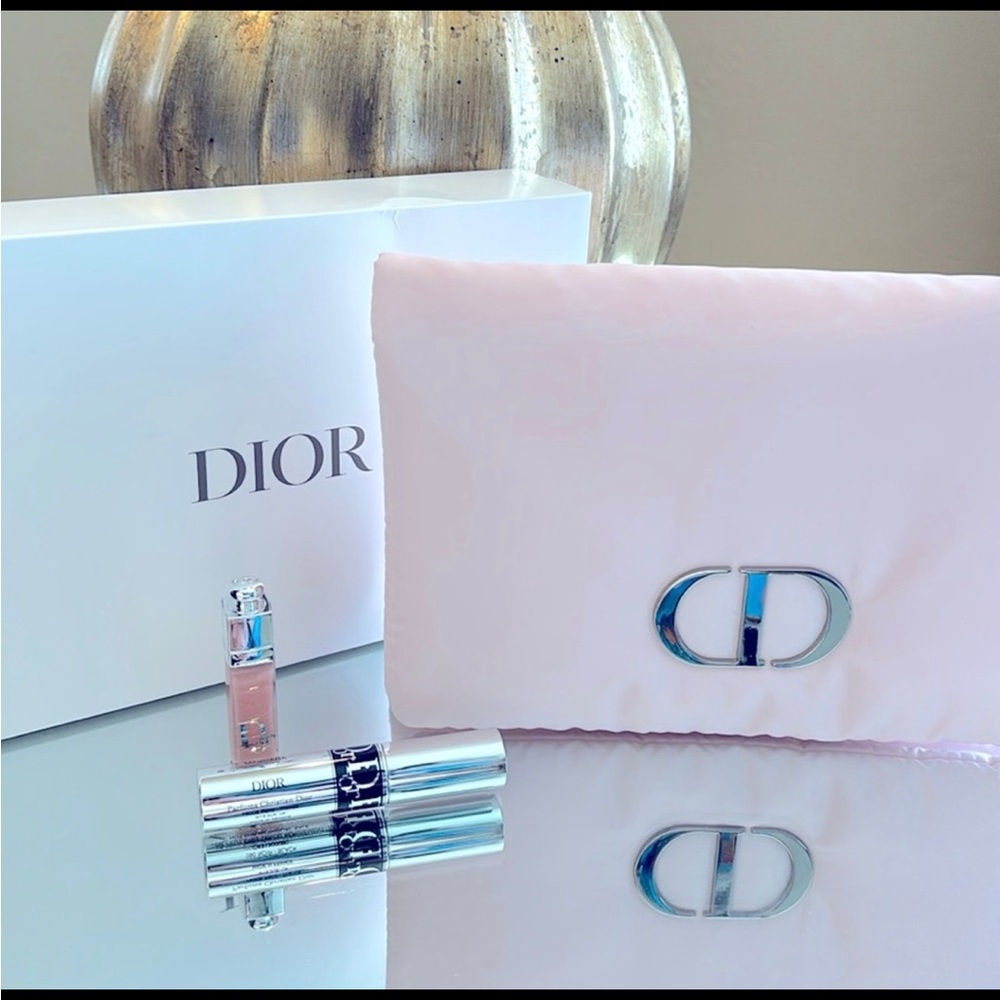 Dior soft pink pillowy flap bag with silver CD, mini lippie, and mascara set NIB - Picture 2 of 8